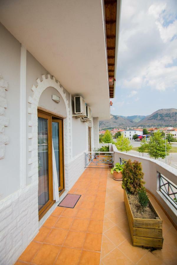 Dea Hotel 2002 Korce Luaran gambar