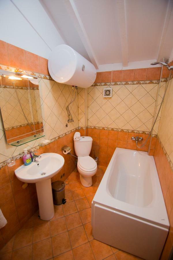 Dea Hotel 2002 Korce Luaran gambar